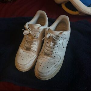 White Nike Air Force 1